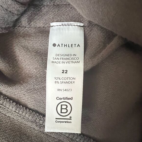 Athleta Camo Farallon Short- Size 22 - Picture 7 of 7